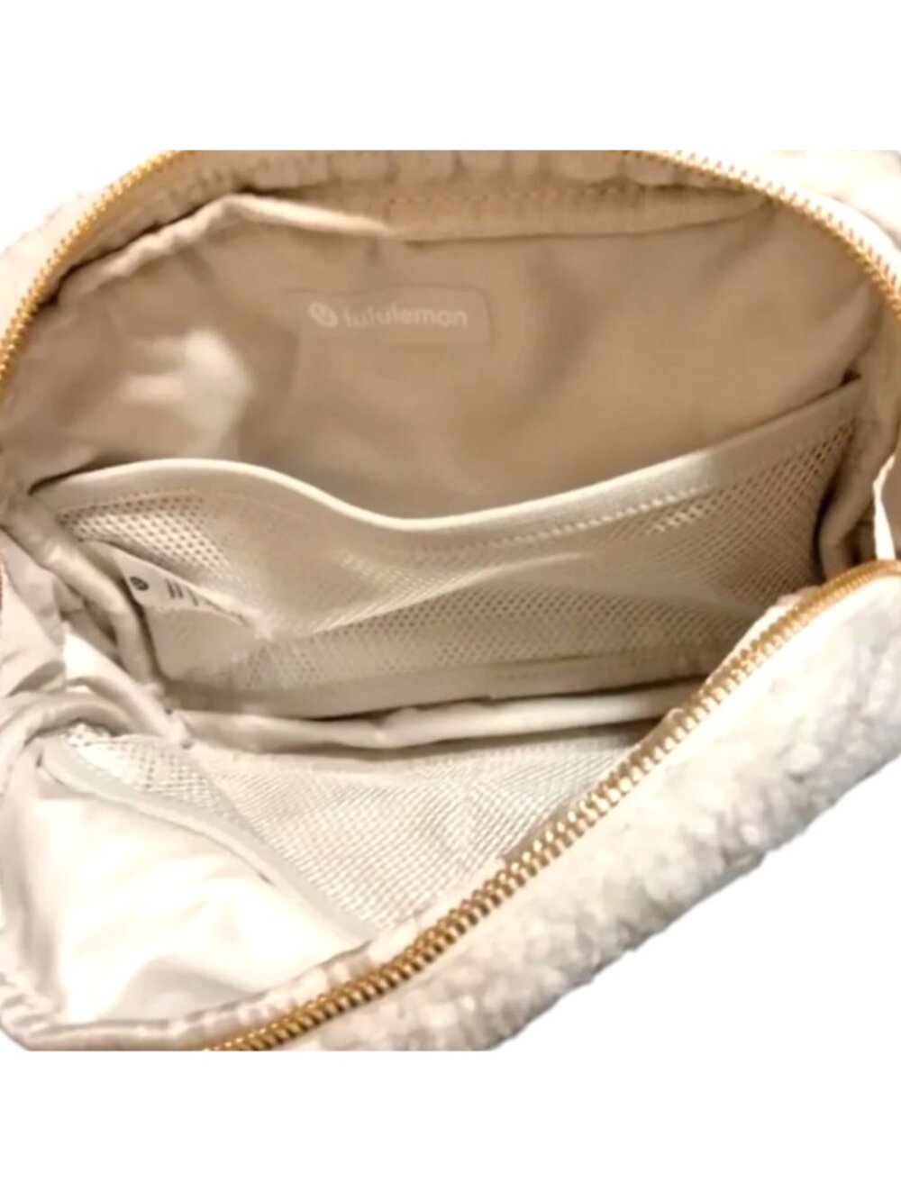 Lululemon Athletica Everywhere Fleece Sherpa Large Crossbody/Belt Bag 2L Ivory - Picture 3 of 7